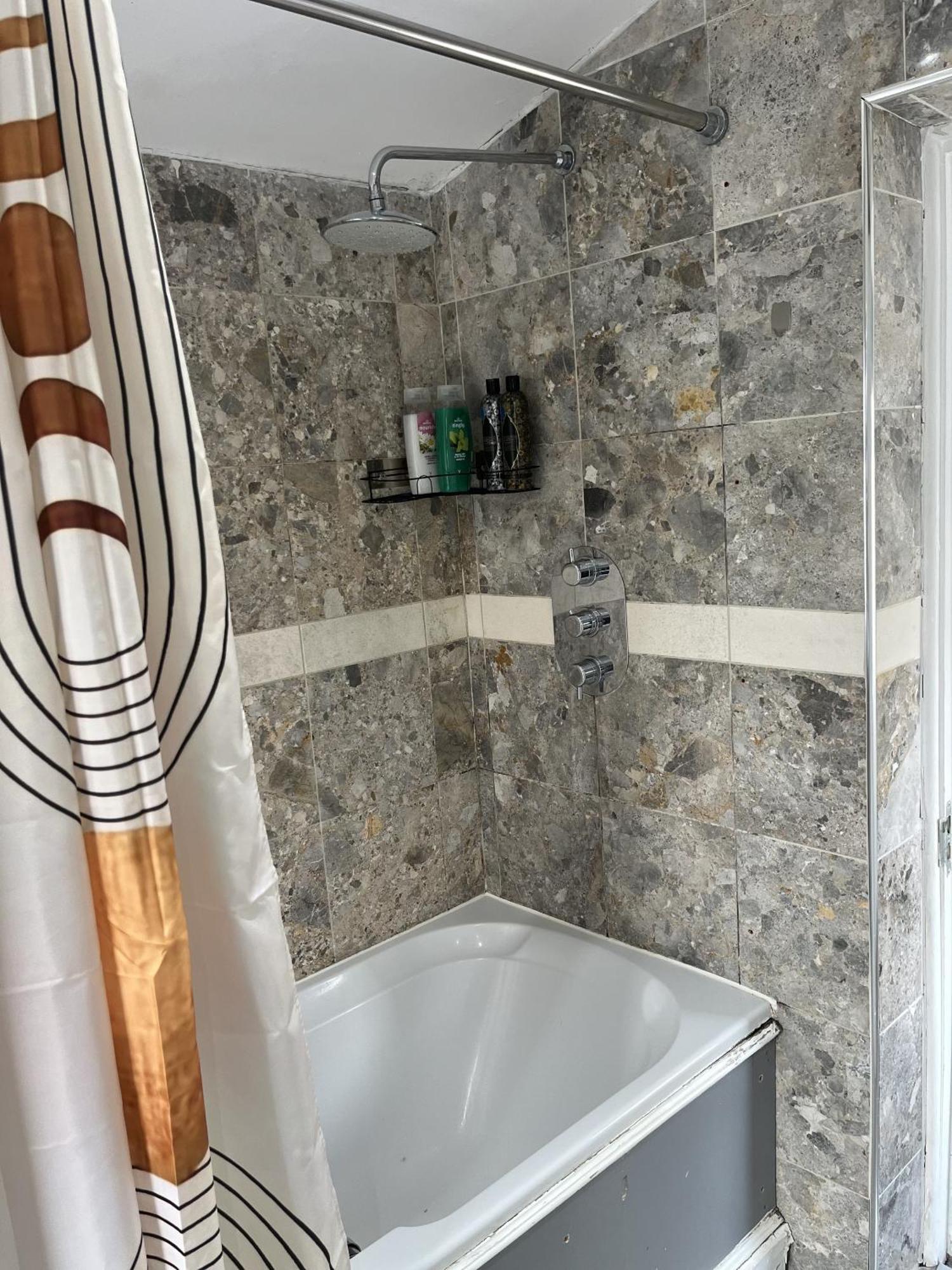 City Reach Retreat Spacious 4Bed House Startford Maryland Great Transport Links Лондон Экстерьер фото